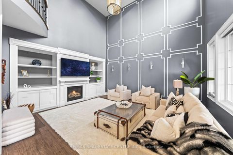 Photo 15 at 10 Rolling Green Court, Kleinburg, Vaughan