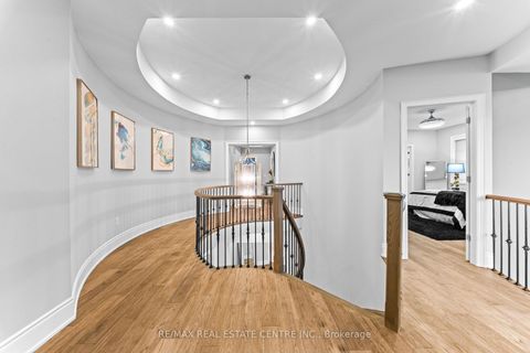 Photo 22 at 10 Rolling Green Court, Kleinburg, Vaughan