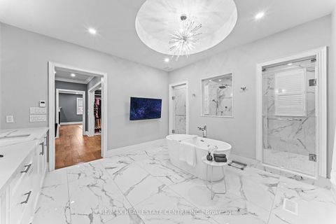 Photo 30 at 10 Rolling Green Court, Kleinburg, Vaughan
