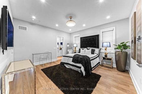 Photo 31 at 10 Rolling Green Court, Kleinburg, Vaughan