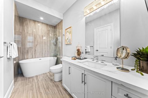 Photo 32 at 10 Rolling Green Court, Kleinburg, Vaughan