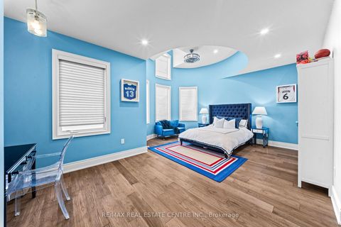 Photo 33 at 10 Rolling Green Court, Kleinburg, Vaughan