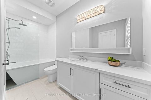 Photo 36 at 10 Rolling Green Court, Kleinburg, Vaughan