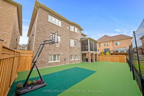Photo 48 at 10 Rolling Green Court, Kleinburg, Vaughan