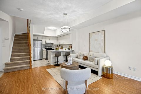 Photo 5 at 23 - 1 Eaton Park Lane E, L'Amoreaux, Toronto