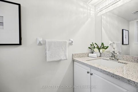 Photo 11 at 23 - 1 Eaton Park Lane E, L'Amoreaux, Toronto