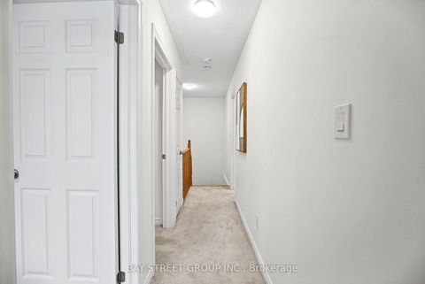Photo 16 at 23 - 1 Eaton Park Lane E, L'Amoreaux, Toronto