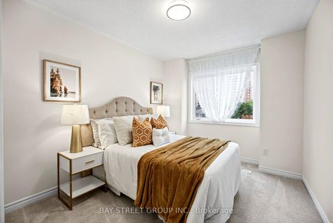Photo 18 at 23 - 1 Eaton Park Lane E, L'Amoreaux, Toronto