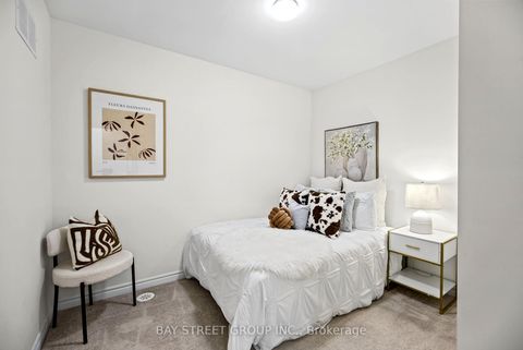Photo 29 at 23 - 1 Eaton Park Lane E, L'Amoreaux, Toronto