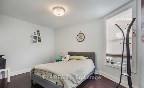 Photo 15 at 1231 Bathurst Street, Casa Loma, Toronto