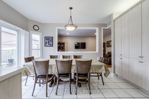 Photo 11 at 164 Golden Gate Circle, Sonoma Heights, Vaughan