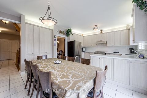Photo 13 at 164 Golden Gate Circle, Sonoma Heights, Vaughan