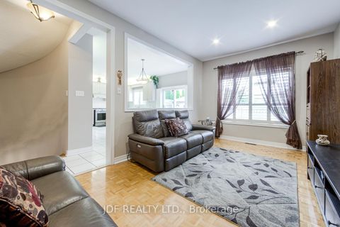 Photo 16 at 164 Golden Gate Circle, Sonoma Heights, Vaughan