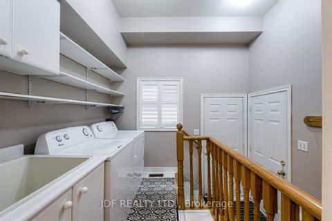 Photo 19 at 164 Golden Gate Circle, Sonoma Heights, Vaughan