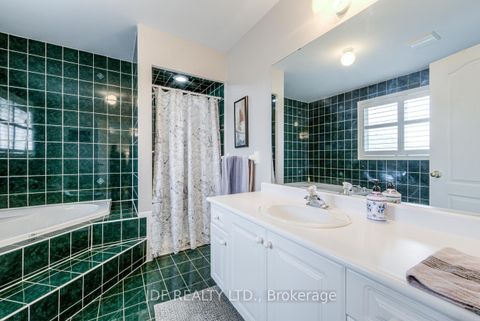 Photo 24 at 164 Golden Gate Circle, Sonoma Heights, Vaughan