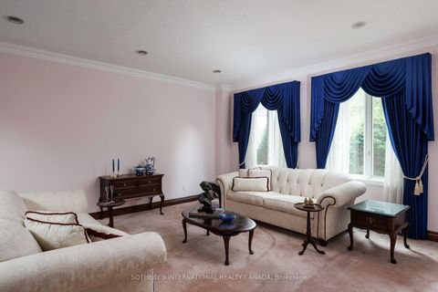 Photo 3 at 47 Great Oak Drive, Rosethorn, Toronto