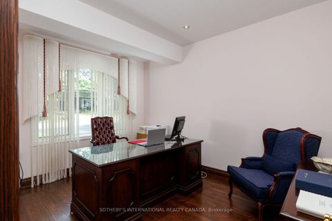 Photo 4 at 47 Great Oak Drive, Rosethorn, Toronto