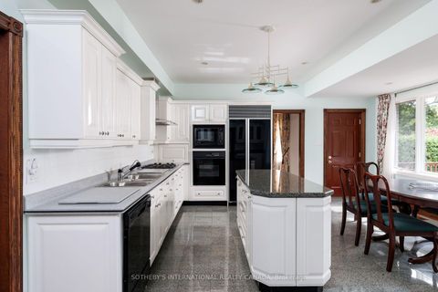 Photo 5 at 47 Great Oak Drive, Rosethorn, Toronto