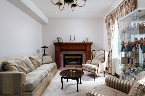 Photo 13 at 47 Great Oak Drive, Rosethorn, Toronto