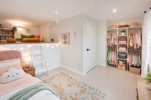 Photo 8 at 22 - 1666 Queen Street E, Woodbine Corridor, Toronto