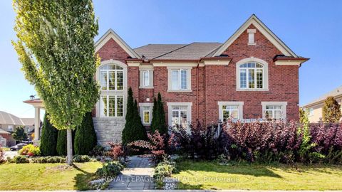 Photo 2 at 30 Fairmont Ridge Trail, Nobleton, King