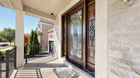 Photo 3 at 30 Fairmont Ridge Trail, Nobleton, King