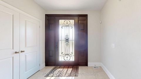 Photo 4 at 30 Fairmont Ridge Trail, Nobleton, King
