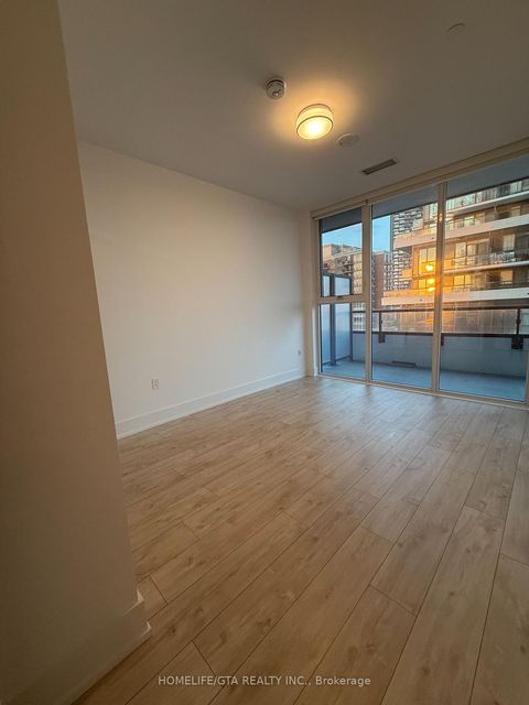 Photo 4 at 605 - 10 Inn On The Park Drive, Don Mills, Toronto