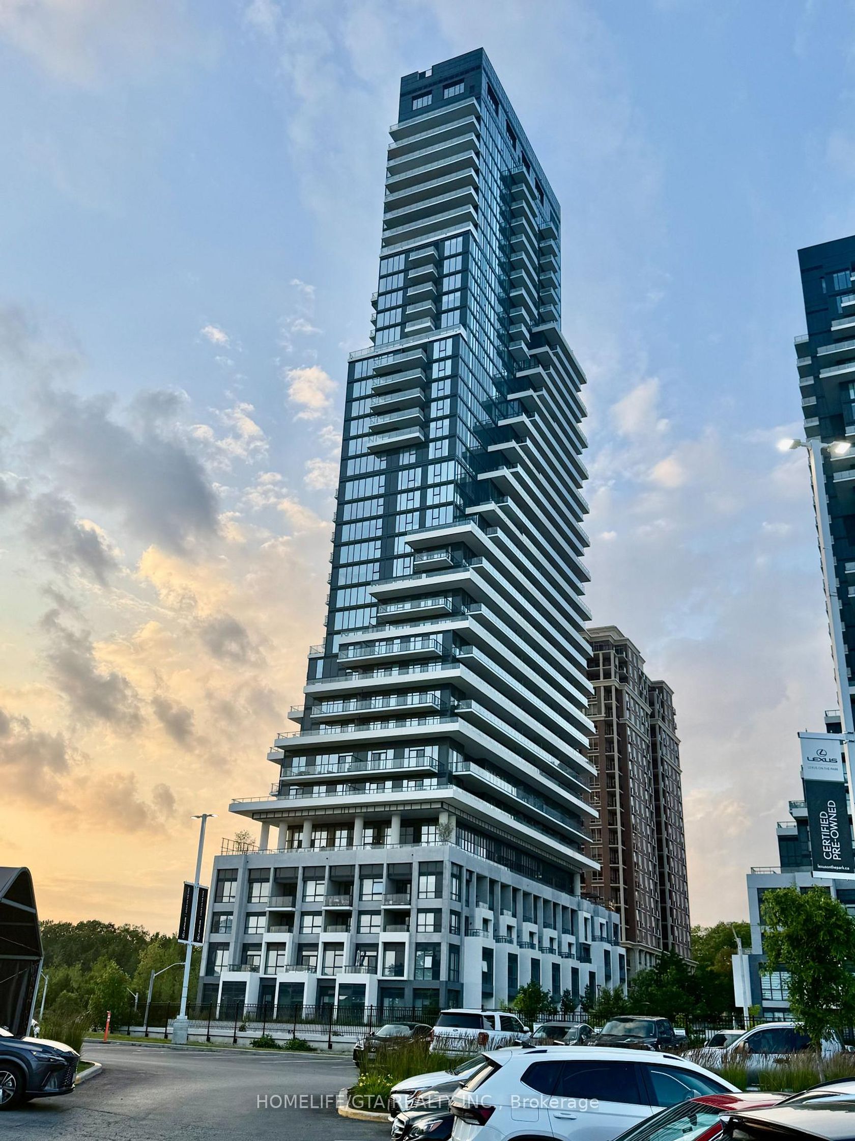 605 - 10 Inn On The Park Drive, Don Mills, Toronto 