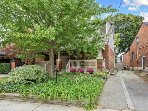 Photo 1 at 4 Kenrae Road, Leaside, Toronto