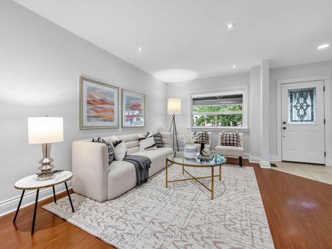 Photo 5 at 4 Kenrae Road, Leaside, Toronto