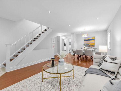 Photo 8 at 4 Kenrae Road, Leaside, Toronto