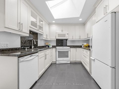 Photo 13 at 4 Kenrae Road, Leaside, Toronto