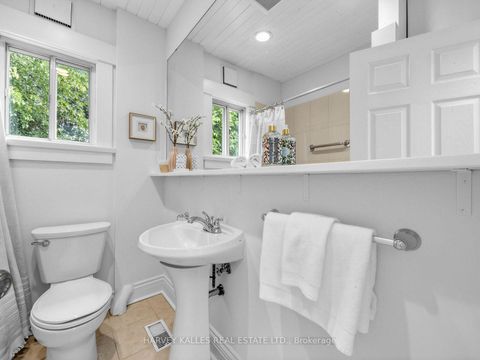 Photo 17 at 4 Kenrae Road, Leaside, Toronto