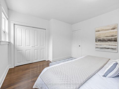 Photo 20 at 4 Kenrae Road, Leaside, Toronto