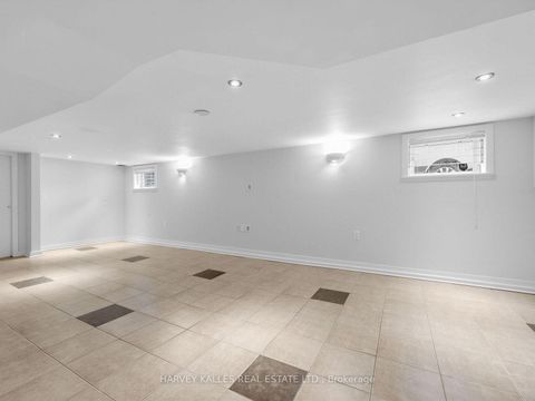 Photo 23 at 4 Kenrae Road, Leaside, Toronto