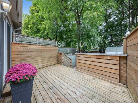 Photo 30 at 4 Kenrae Road, Leaside, Toronto