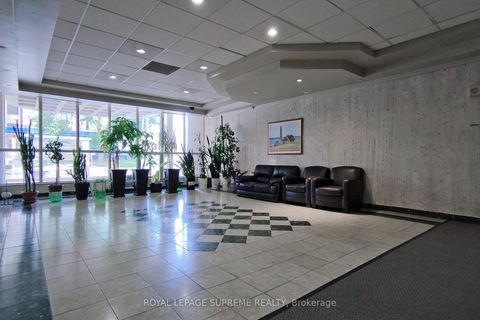 Photo 4 at 401 - 135 Marlee Avenue, Belgravia, Toronto