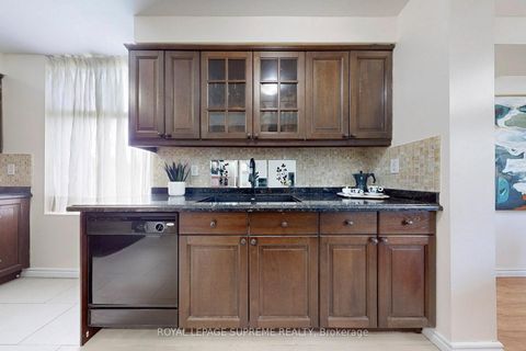 Photo 12 at 401 - 135 Marlee Avenue, Belgravia, Toronto