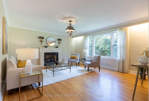 Photo 3 at 38 Danville Drive, Windfields, Toronto
