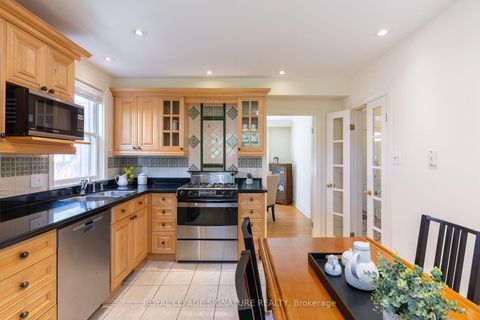 Photo 11 at 38 Danville Drive, Windfields, Toronto