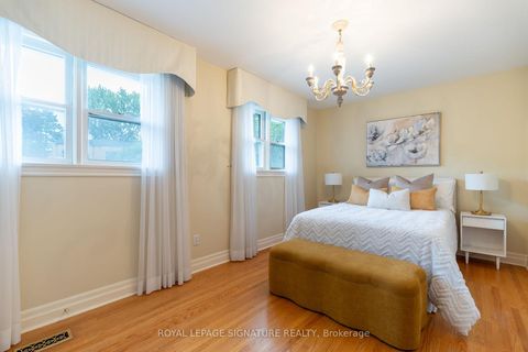 Photo 20 at 38 Danville Drive, Windfields, Toronto