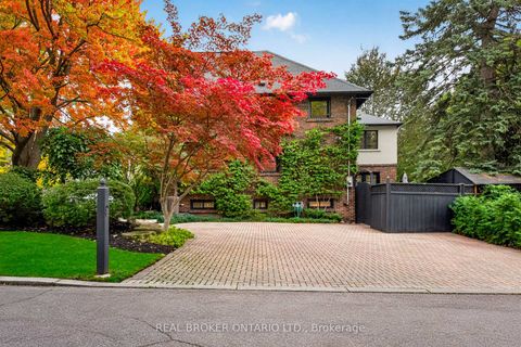 Photo 4 at 69 Chaplin Crescent, Eglinton, Toronto