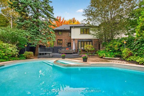 Photo 5 at 69 Chaplin Crescent, Eglinton, Toronto