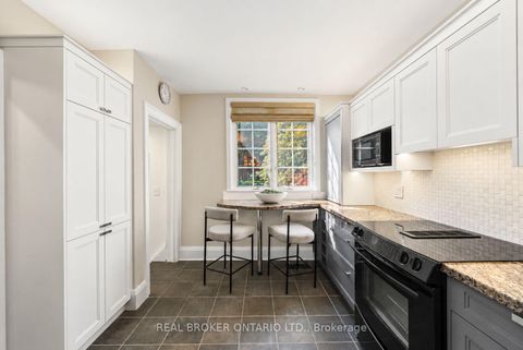 Photo 18 at 69 Chaplin Crescent, Eglinton, Toronto
