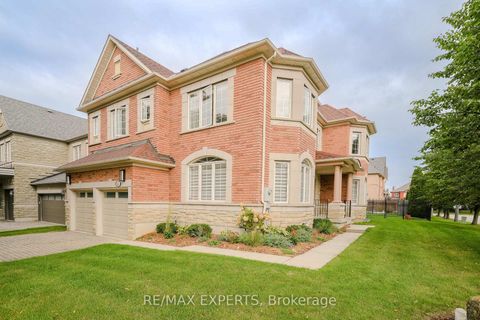 Photo 3 at 6 Elyssa Drive, Bayview Hill, Richmond Hill