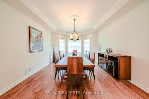 Photo 8 at 6 Elyssa Drive, Bayview Hill, Richmond Hill