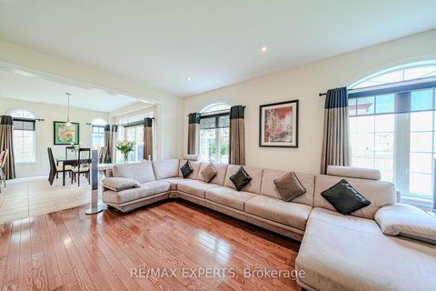 Photo 11 at 6 Elyssa Drive, Bayview Hill, Richmond Hill