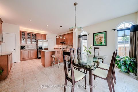 Photo 13 at 6 Elyssa Drive, Bayview Hill, Richmond Hill