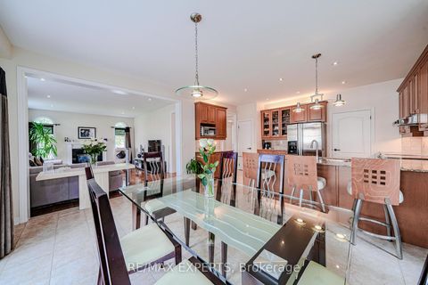 Photo 14 at 6 Elyssa Drive, Bayview Hill, Richmond Hill